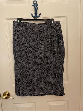 Rip Skirt Hawaii Black and White Batik Geometric Adjustable Velcro Resort Skirt